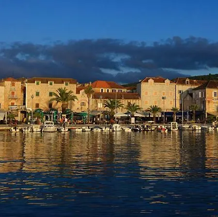 Ivelic Apartment Supetar