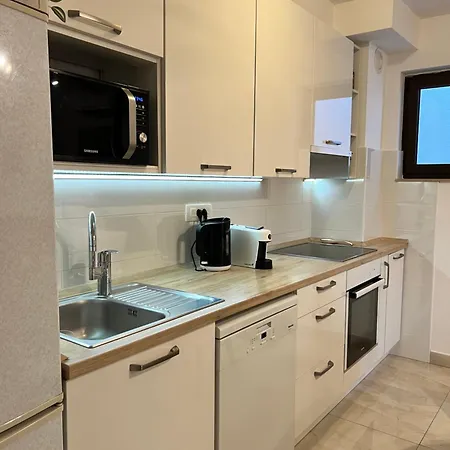 Ivelic Apartment *