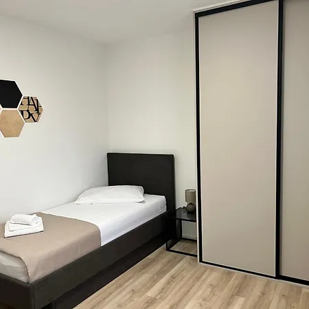 Ivelic Apartment *